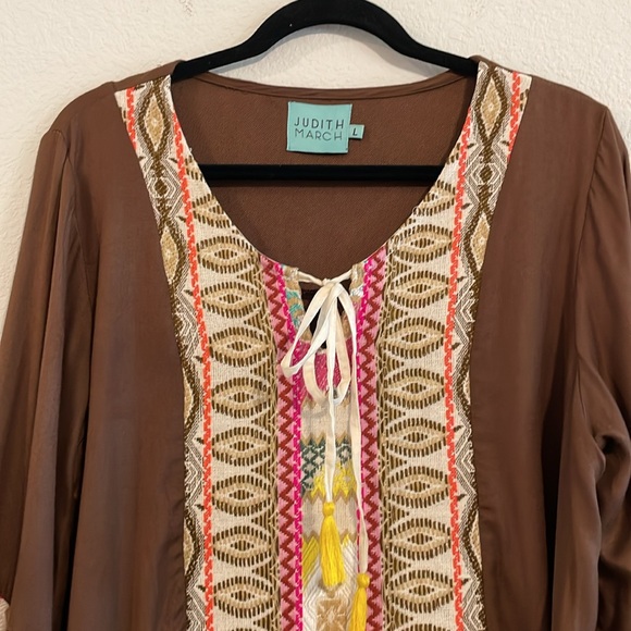 Judith March Brown Colorful Embroidered Lightweight Bell Sleeve Longline Top - Picture 4 of 16